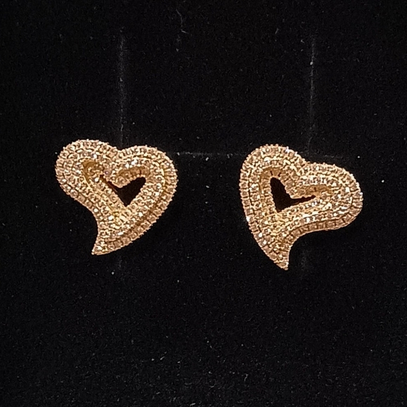 earrings Jewelry - Gold Heart-Shaped Earrings Nwot